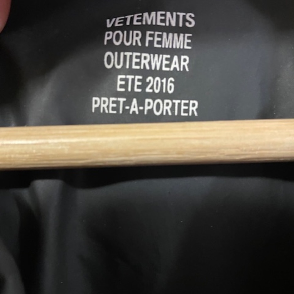 VETEMENTS Oversized Black Raincoat ** VINTAGE** - Picture 3 of 6
